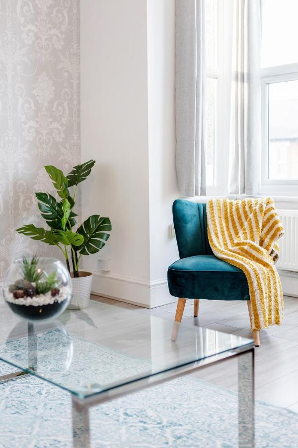 Business & Leisure 2 Bedroom & Parking By Damask Homes إيلفورد المظهر الخارجي الصورة