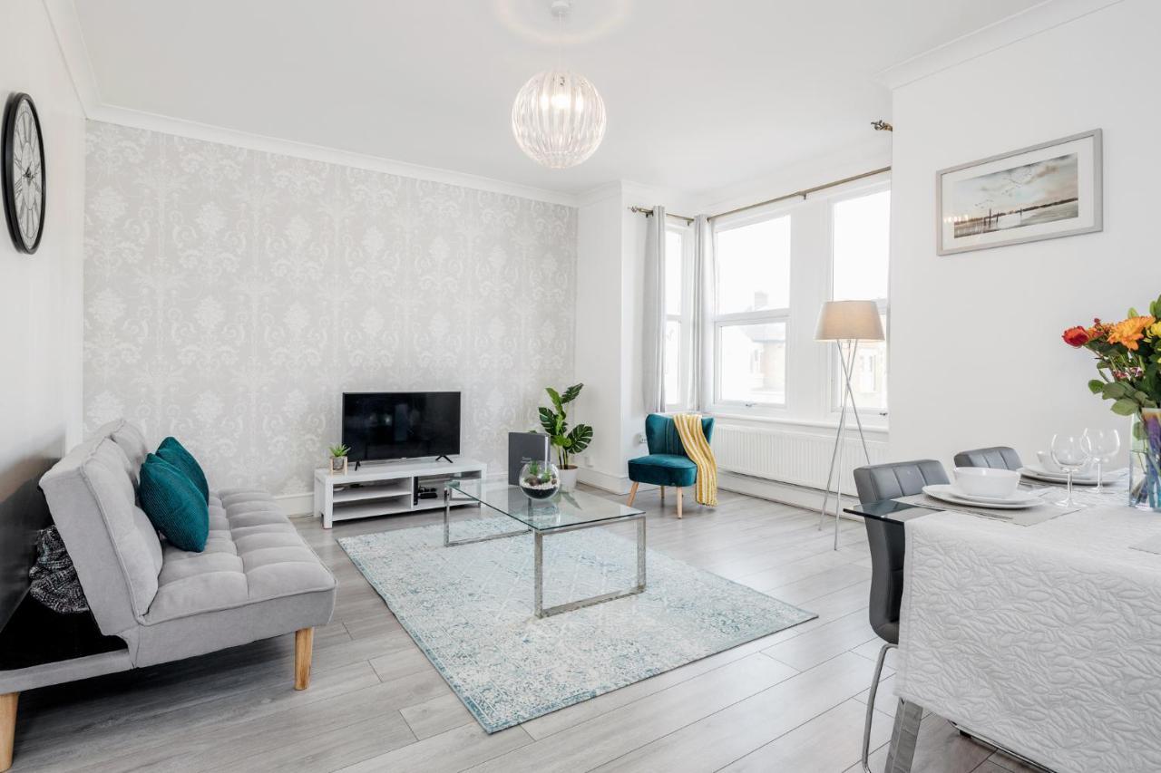 Business & Leisure 2 Bedroom & Parking By Damask Homes إيلفورد المظهر الخارجي الصورة